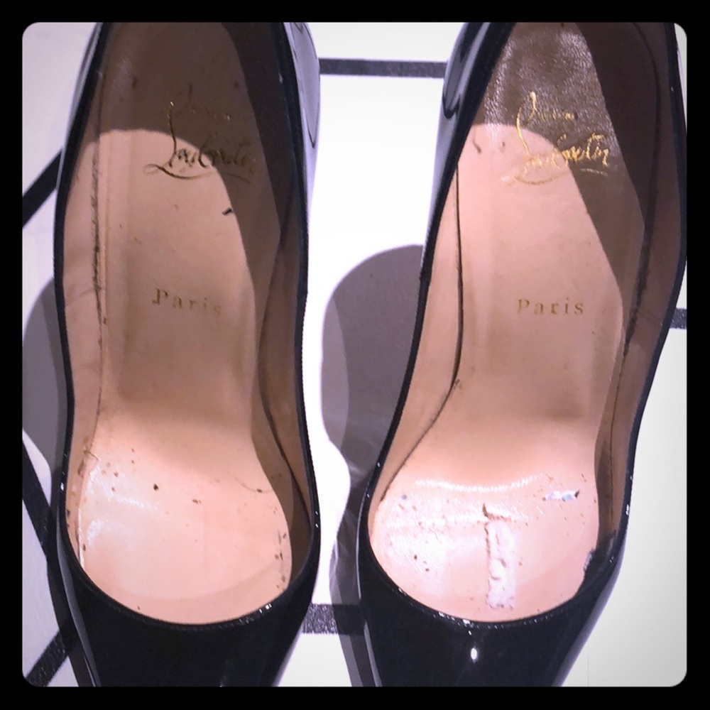 USED Christian Louboutin So Kate Pumps so 38.5